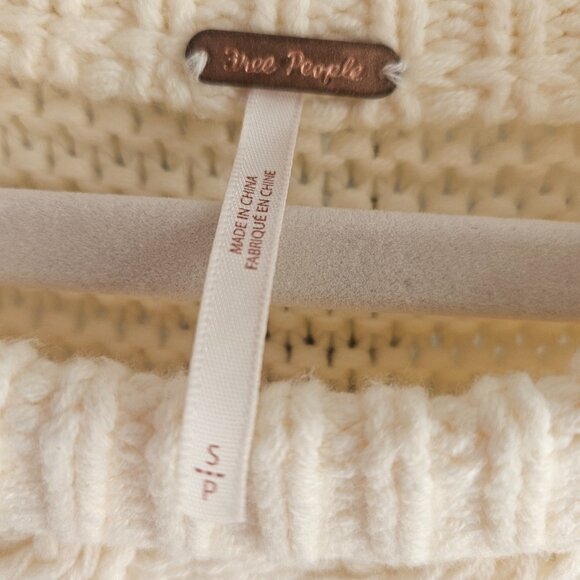Free People Dream Cable Crewneck Sweater Size Small in Cream - Picture 6 of 13